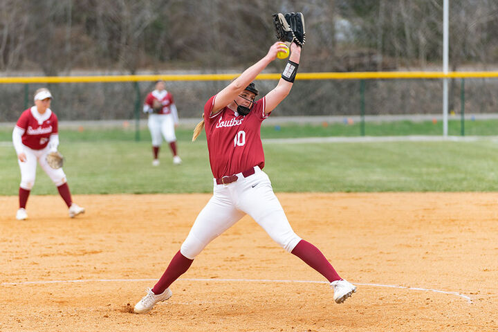 An IU Southeast softball pitcher throws a pitch.